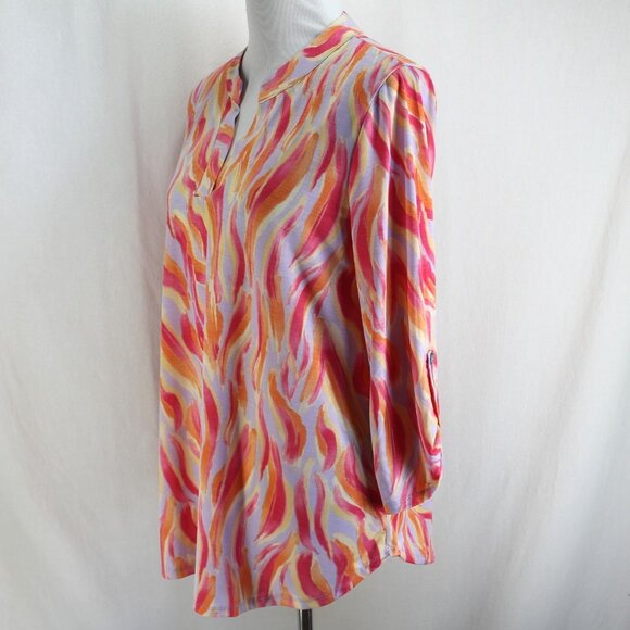 Dear Scarlett Lizzy Top Womens Size L Purple Pink Print 3/4 Sleeve Split Neck - Picture 3 of 7